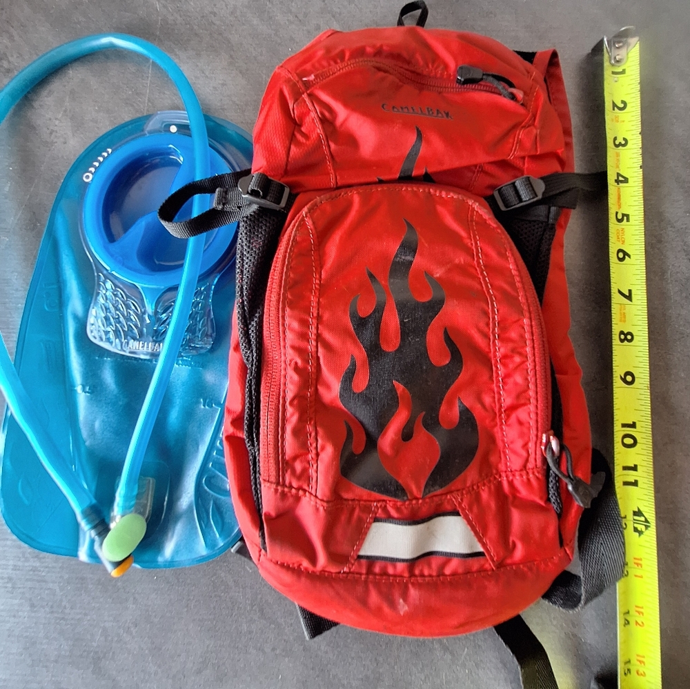 CamelBak Mini M.U.L.E. Kids Hydration Backpack 50oz